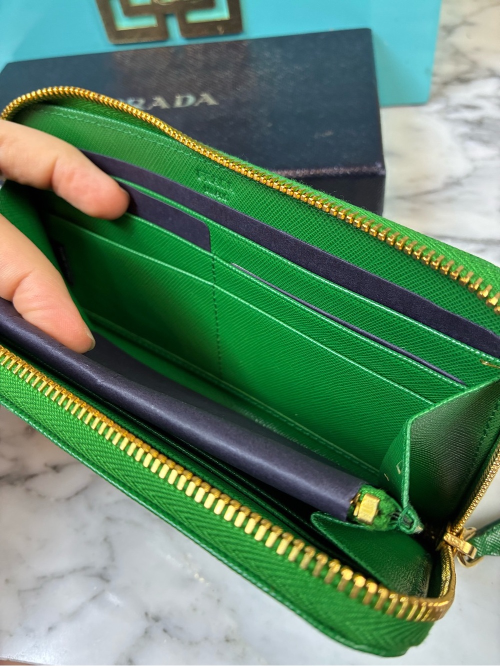 Prada Verde Green Saffiano Leather Zip Around Wallet - NWOT Brand New w/ Box - Picture 9 of 15